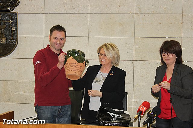 Acto institucional de hermanamiento de las hermandades de Jess en el Calvario y el Santsimo Cristo del Calvario de Almassora - 140