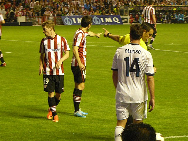 La Pea Athletic de Totana emprendi un viaje a Bilbao para asistir al encuentro entre los equipos del Athletic y el Real Madrid - 323