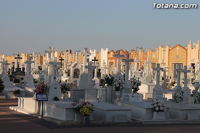 Misa en el Cementerio 