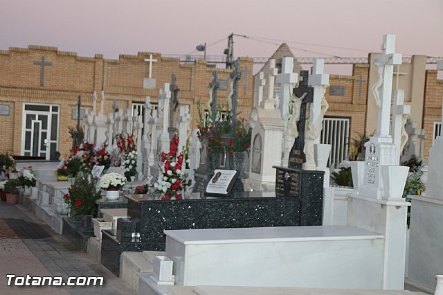 Cementerio. Das previos a Todos los Santos - 180
