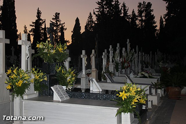 Cementerio. Das previos a Todos los Santos - 199