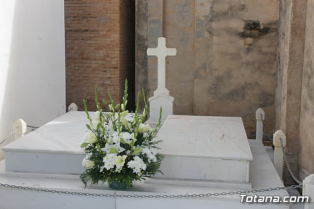 Cementerio. Da previo a la festividad de Todos los Santos 2018 - 30