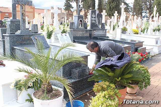 Cementerio. Da previo a la festividad de Todos los Santos 2018 - 40