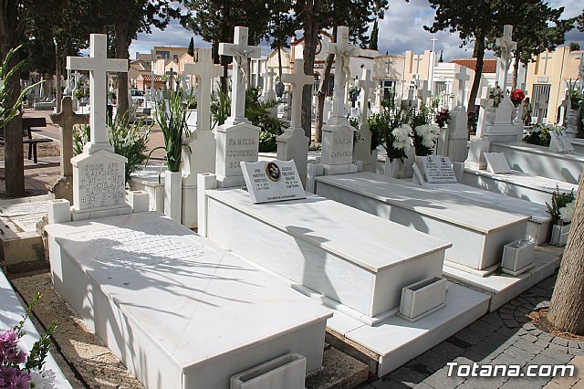 Cementerio. Da previo a la festividad de Todos los Santos 2018 - 65