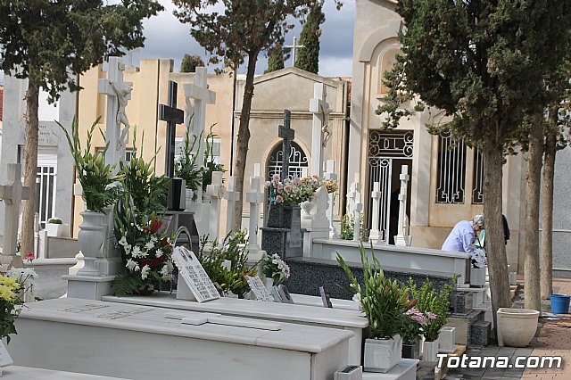 Cementerio. Da previo a la festividad de Todos los Santos 2018 - 66